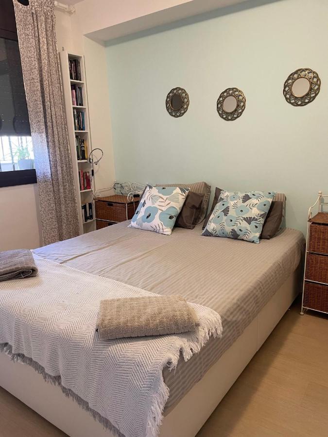 Beach Flat With Garden Castelldefels Ngoại thất bức ảnh